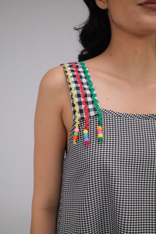 THE ZIGZAG GINGHAM TOP IN BLACK