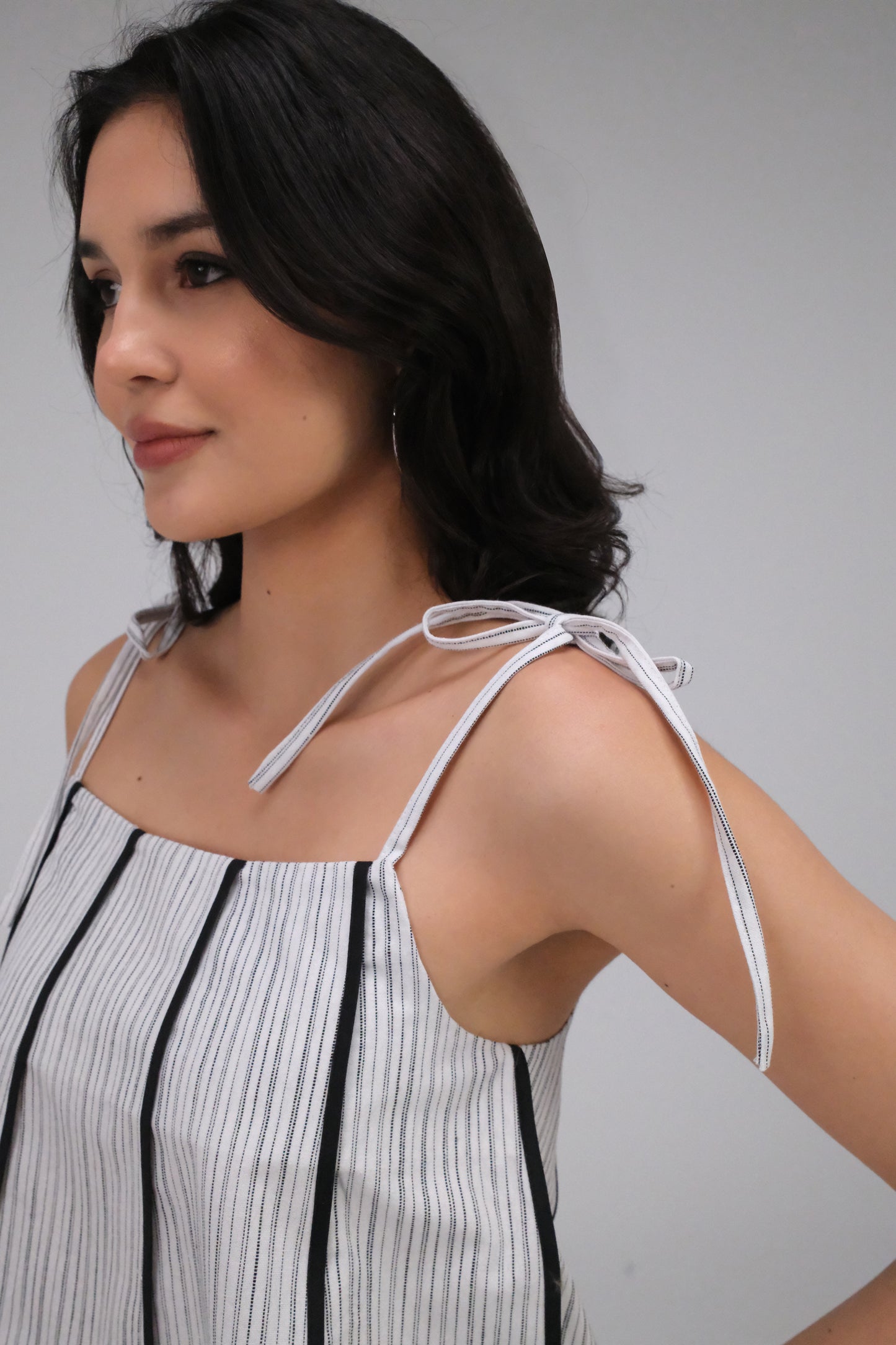 THE FLOWER TOP IN WHITE