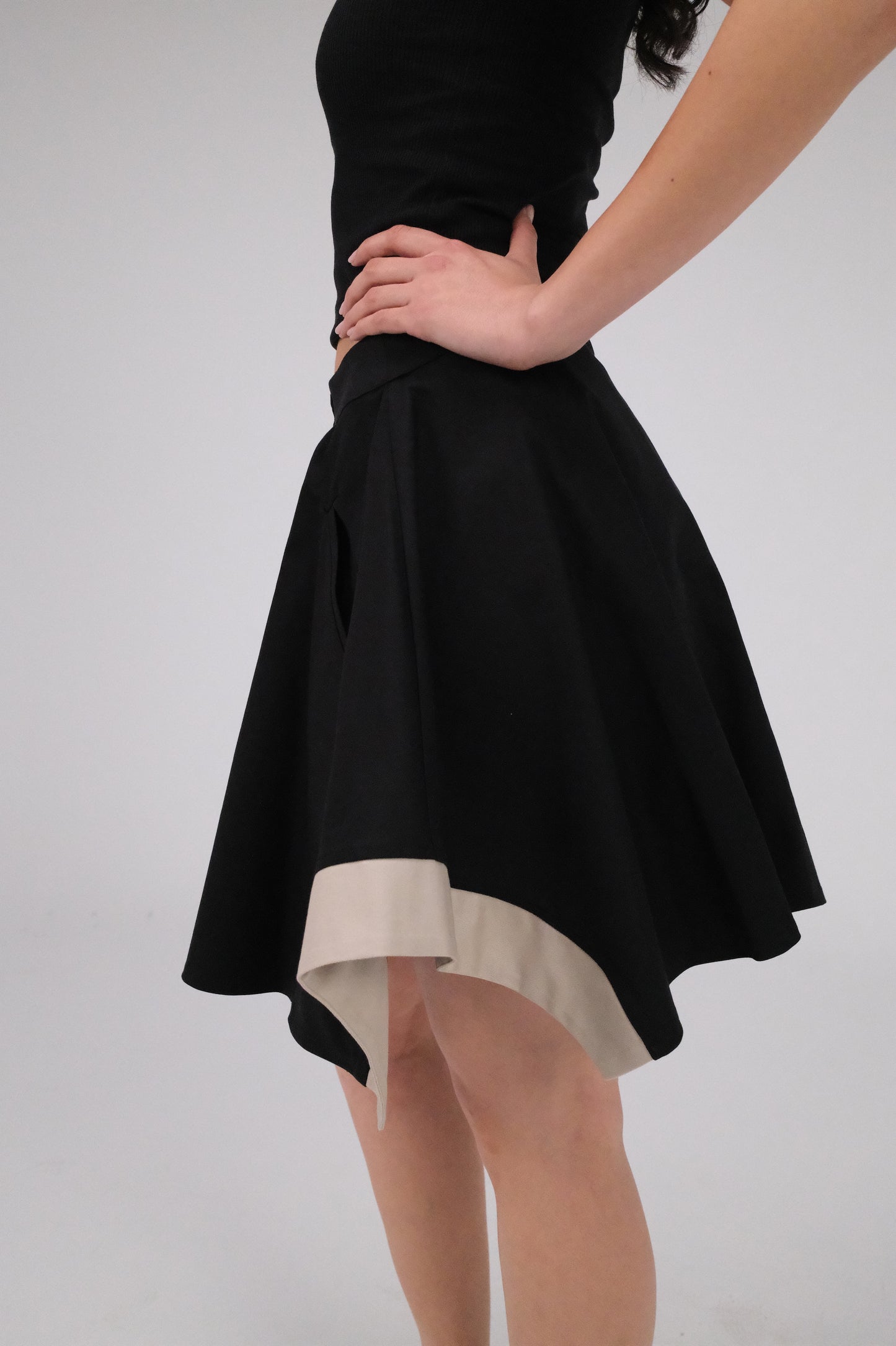 THE BLACK & WHITE MINI GABARDINE SKIRT