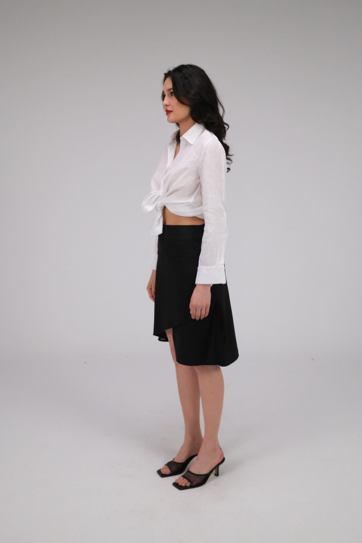 THE MIDI BLACK SKIRT