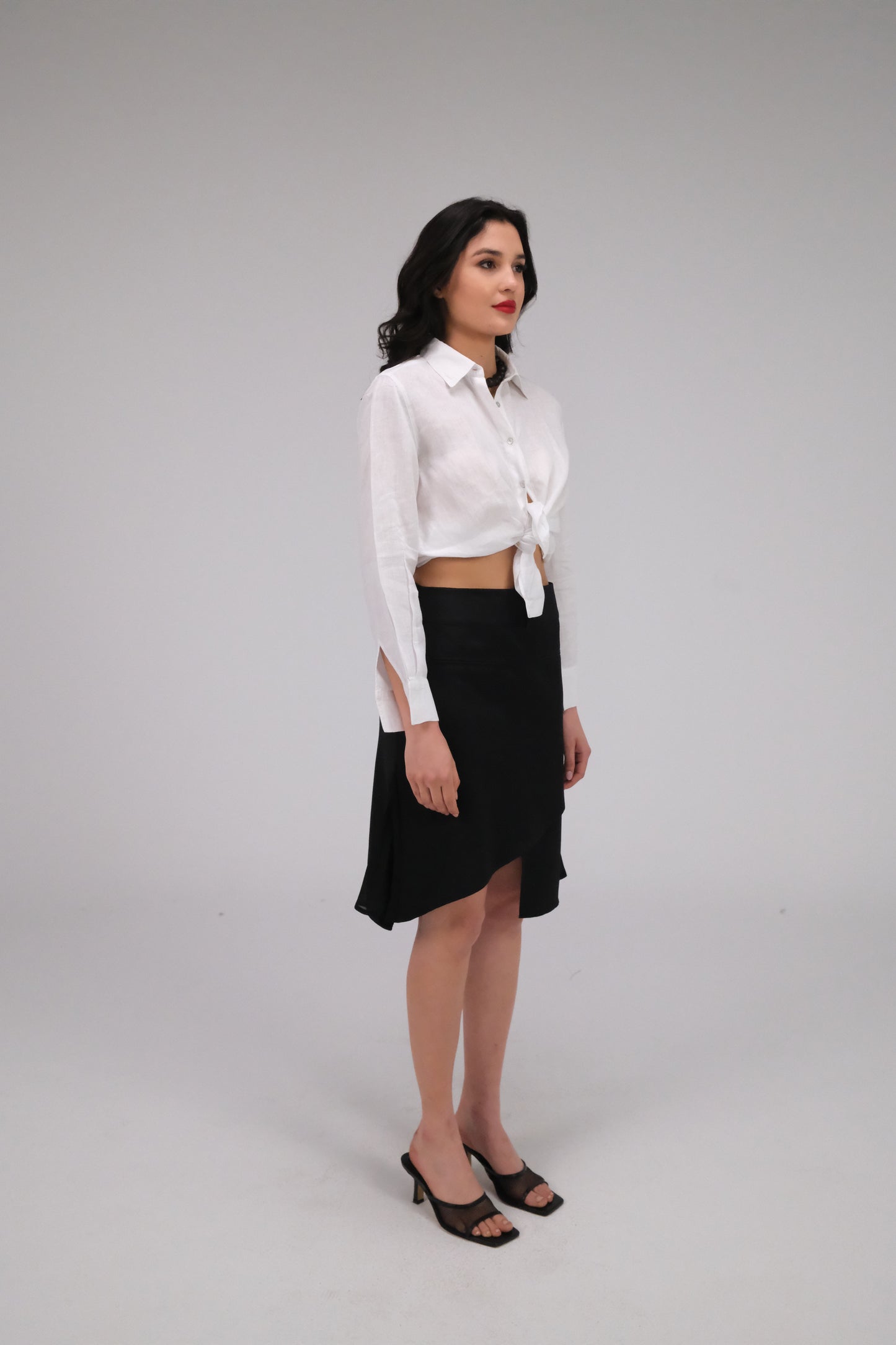 THE MIDI BLACK SKIRT