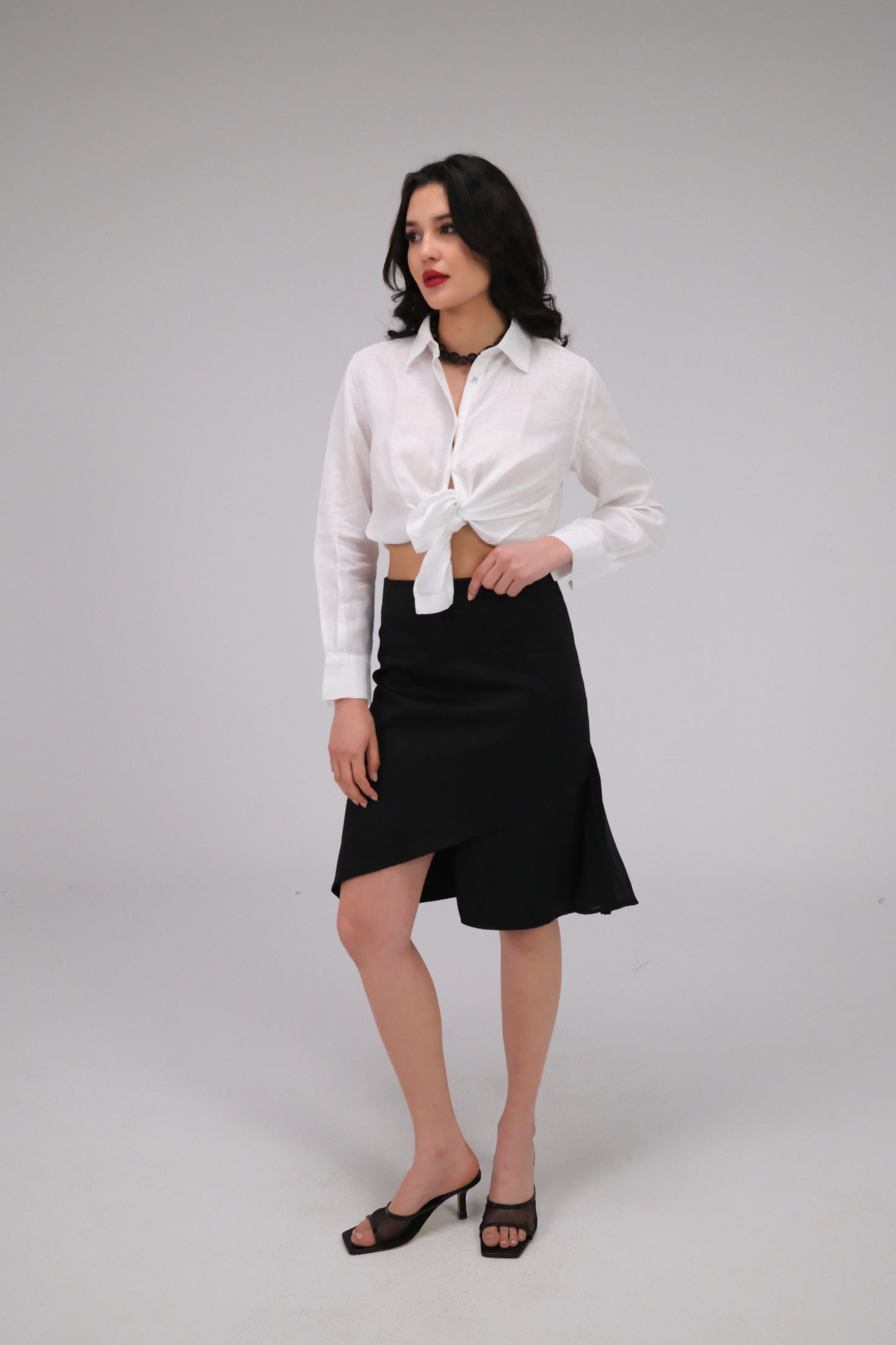 THE MIDI BLACK SKIRT