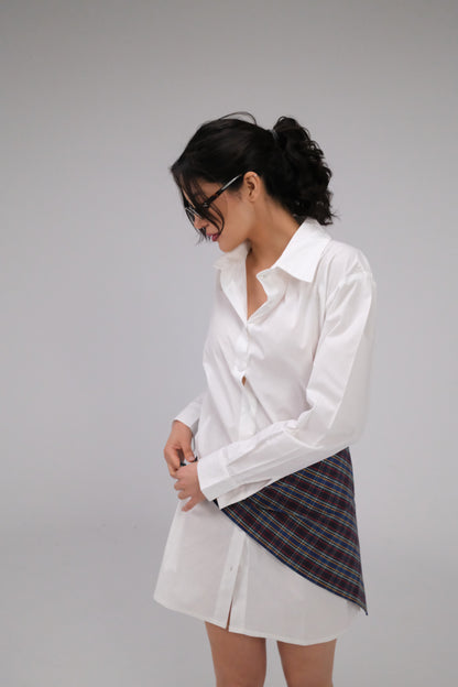 THE LONG WHITE LINEN SHIRT
